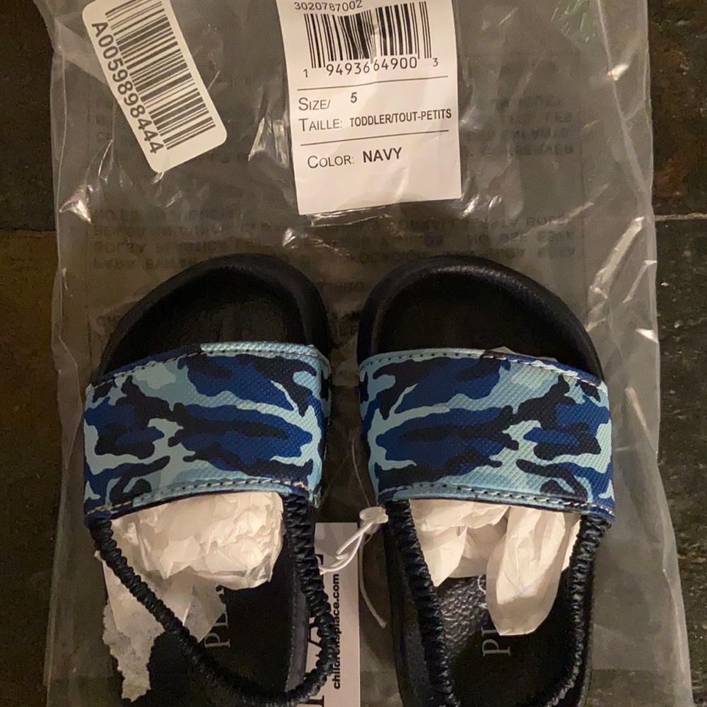 Toddler boy slides size 5C brand new